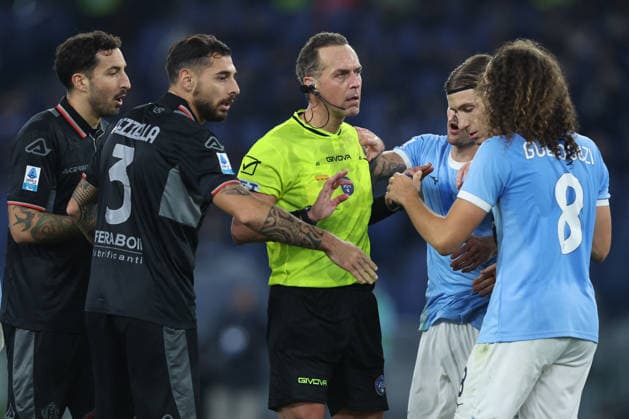 CALCIO - Serie A - SS Lazio vs US Cremonese Rome, Italy - December 20, 2025: referee Luca Pairetto seen in action during the Serie A Enilive 2025-2026 football match between SS Lazio vs US Cremonese at Olympic Stadium. Rome Italy  Copyright: xIPAxSport ABACAx