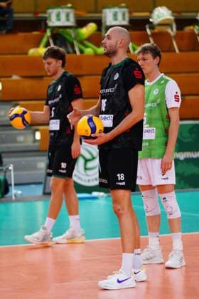 Spielszene mit Iven Fietje Ferch (18; TSV Haching München), Florian Krenkel (5; TSV Haching München) und Patrick Rupprecht (10; TSV Haching München) Spielszene mit Iven Fietje Ferch (18; TSV Haching München), Florian Krenkel (5; TSV Haching München) und Patrick Rupprecht (10; TSV Haching München)