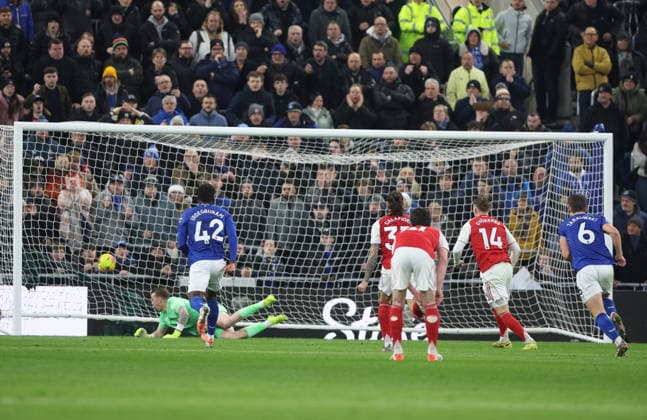 20.12.2024 Everton v Arsenal Premier League, Hill Dickinson Stadium, Liverpool Times Photographer Bradley Ormesher. 20.12.2024 Everton v Arsenal Premier League, Hill Dickinson Stadium, Liverpool Viktor Gyokeres of Arsenal. Scores from the penalty spot 0-1 Times Photographer Bradley Ormesher.  Copyright: xBradleyxOrmesherx NINTCHDBPICT001047055227