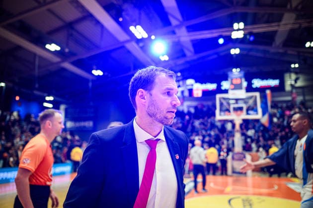 easycredit BBL Basketball Bundesliga 2025 2026 11. Spieltag 20.12.2025 Science City Jena vs BMA365 Bamberg Baskets Bambergtrainer Anton Gavel, Portrait Sparkassen Arena