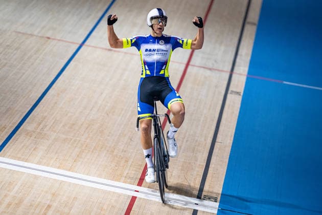ESCH Raul: DM Omnium 2025 - Frankfurt Oder ESCH Raul ( GER ) RSC Waltershausen- Gotha Querformat - quer - horizontal - Landscape - Event Veranstaltung: DM Omnium 2025 - Deutsche Meisterschaft - Category Kategorie: Cycling - Track cycling, Rad, Radsport, Bahnrad, Bahn National Championship Omnium - Men U19 Juniors - Location Ort: Europe Germany - Brandenburg - Märkisch Oderland - Frankfurt Oder - Oderlandhalle - Discipline: Omnium Elimination Race 3. Race - Date Datum: 20.12.2025 Saturday Day 2 -