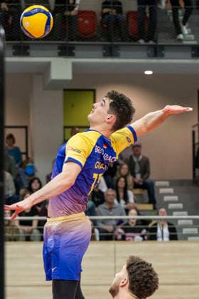 1.Volleyball Bundesliga -Saison 2025 2026 Cerebricks Volley Goats Mitteldeutschland vs.SWD Powervolleys Düren Halle, Deutschland 20. Dezember 2025: Im Bild:Paul Klimm (Bitterfeld) Halle Saale swh.Arena Sachsen-Anhalt Deutschland