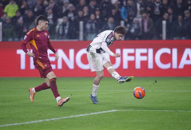 Kenan Yildiz of Juventus FC during the Italian Serie A, 2025 26 season, football match between Juventus FC and AS Roma on20 December 2025, at Allianz stadium, Turin, Italy. Photo Nderim KACELI  Copyright: xNderimxKaceli IPAxSportx xipa-agency.netx xx IPA_69360842 IPA_Agency_IPA69360842
