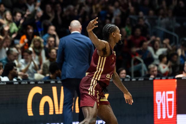 GER, easy-Credit Basketball-Bundesliga, Niners Chemnitz - Rostock Seawolves. 20.12.2025, Messe, Chemnitz, GER, easy-Credit Basketball-Bundesliga, Niners Chemnitz - Rostock Seawolves. Ty Brewer (Niners Chemnitz, 15) jubelt Foto Alexander Trienitz Chemnitz Messe Sachsen Deutschland