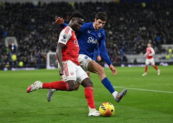 Bukayo Saka of Arsenal and Merlin Röhl of Everton Everton v Arsenal, Premier League, Football, Hill Dickinson Stadium, Liverpool, UK - 20 Dec 2025Liverpool Hill Dickinson Stadium United Kingdom EDITORIAL USE ONLY No use with unauthorised audio, video, data, fixture lists, club league logos or live services. Online in-match use limited to 120 images, no video emulation. No use in betting, games or single club league player publications. Copyright: xAnnaxGowthorpe Shutterstockx 16151230ad