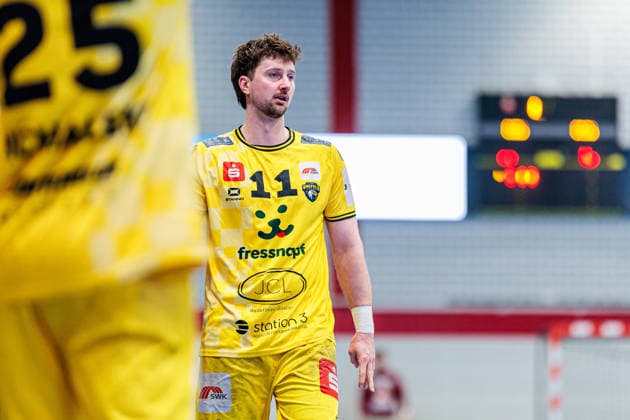 Lucas Schneider (HSG Krefeld Niederrhein, 11) GER, TuS N-Luebbecke vs. HSG Krefeld Niederrhein, Handball, 2. Bundesliga, 16. Spieltag, Spielzeit 2025 2026, 20.12.2025 GER, TuS N-Luebbecke vs. HSG Krefeld Niederrhein, Handball, 2. Bundesliga, 16. Spieltag, Spielzeit 2025 2026, 20.12.2025 Luebbecke Copyright: xEibner-Pressefoto JanxRollingerx EP_JSK