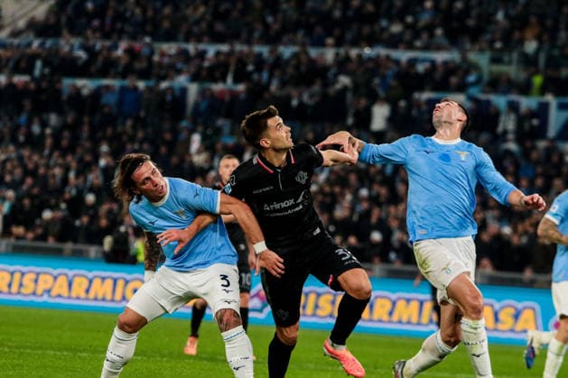 Alberto Grassi of US Cremonese and Luca Pellegrini of SS LAZIO during SS Lazio vs US Cremonese, Italian soccer Serie A match in Rome, Italy, December 20 2025  Copyright: xRaffaelexConti IPAxSportx xipa-agency.netx xx IPA_69363011 IPA_Agency_IPA69363011