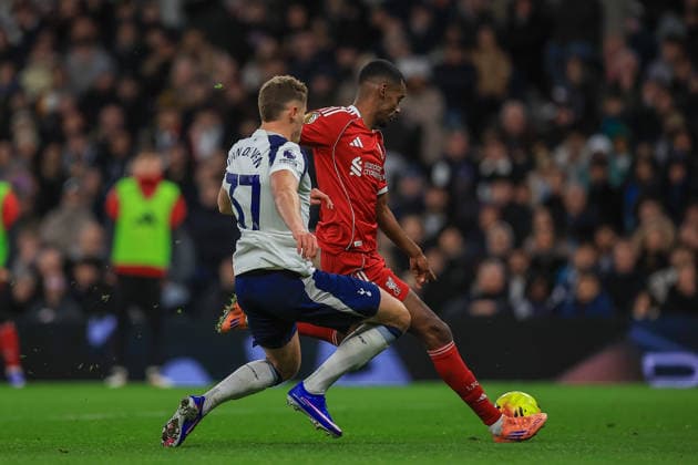 Tottenham Hotspur v Liverpool Premier League 20 12 2025. GOAL Liverpool Forward Alexander Isak (9) makes it 0-2 during the Premier League match between Tottenham Hotspur and Liverpool at Tottenham Hotspur Stadium, London, United Kingdom on 20 December 2025. Editorial use only DataCo restrictions apply See www.football-dataco.com , Copyright: xChrisxFoxwellx PSI-23445-0195