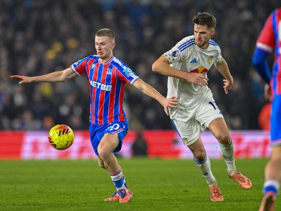 Leeds United v Crystal Palace Premier League Adam Wharton of Crystal Palace and Anton Stach of Leeds United during the Premier League match at Elland Road, Leeds 20 12 2025 UK Newspapers OUT Copyright: xKarlxVallantinex FIL-22663-0116