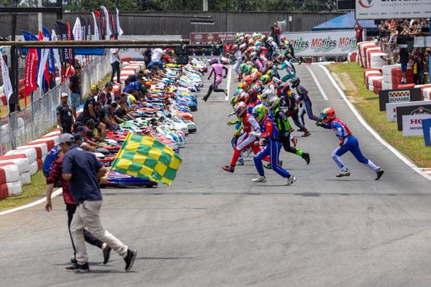 500 Milhas de Kart 2025 COTIA, SP - 20.12.2025: 500 MILHAS DE KART 2025 - The traditional endurance race of Brazilian karting, the 500 Miles SCHADEK de Kart, arrives at the 2025 edition this Saturday (20), bringing together big names in national motorsport at the Granja Viana International Kart Track. The race, lasting approximately 12 hours, promises intense disputes and the presence of established drivers and young talents. (Photo: Emerson Santos Fotoarena) x2860991x  EmersonxSantos