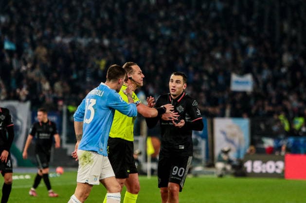 CALCIO - Serie A - SS Lazio vs US Cremonese Federico Bonazzoli of US Cremonese and Alessio Romagnoli of SS LAZIO during SS Lazio vs US Cremonese, Italian soccer Serie A match in Rome, Italy, December 20 2025 Rome Italy  Copyright: xIPAxSport ABACAx