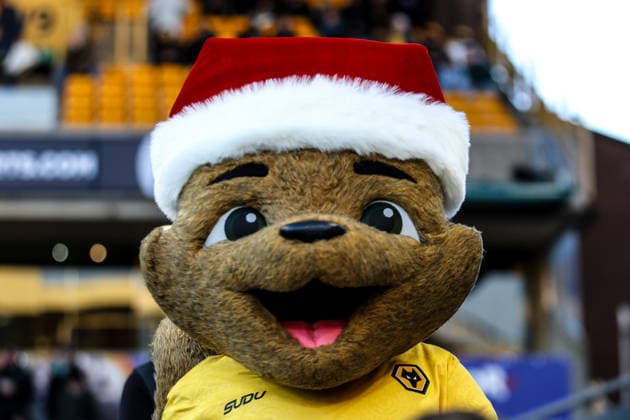 Wolves mascot during the Premier League football match between Wolverhampton Wanderers and Brentford at Molineux stadium in Wolverhampton, England Copyright: xNataliexMincher SPPx Sportspressphoto_SPR75799