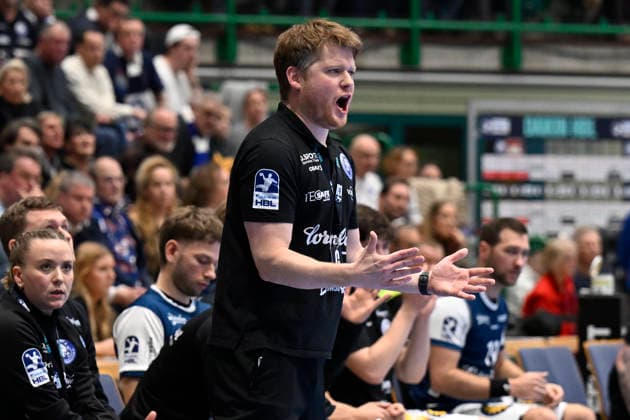 DAIKIN 1.Handball - Bundesliga - 25 26 - 18. Spieltag: Bergischer HC - TBV Lemgo Lippe am 20.12.2025 in der Uni-Halle in Wuppertal Arnor Gunnarsson (Trainer Bergischer HC) feuert seine Truppe an