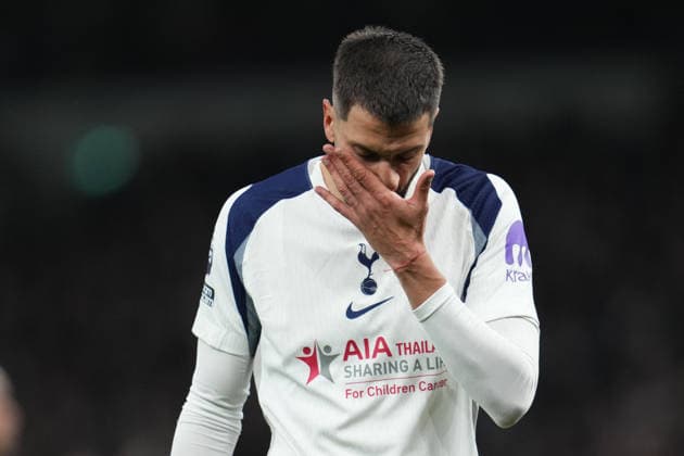 Premier League Tottenham Hotspur v Liverpool Rodrigo Bentancur of Tottenham Hotspur during the Premier League match Tottenham Hotspur vs Liverpool at Tottenham Hotspur Stadium, London, United Kingdom, 20th December 2025 (Photo by Harvey Murphy News Images) Copyright: xHarveyxMurphy NewsxImagesx