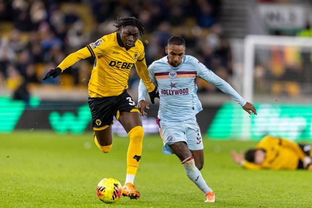 Wolverhampton Wanderers v Brentford Premier League 20 12 2025. Wolverhampton Wanderers midfielder Mateus Mane (36) runs forward with ball during the Premier League match between Wolverhampton Wanderers and Brentford at Molineux, Wolverhampton, England on 20 December 2025. Wolverhampton Molineux West Midlands England Editorial use only DataCo restrictions apply See www.football-dataco.com , Copyright: xManjitxNarotrax PSI-23446-0053