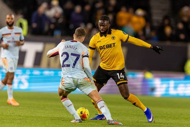 Wolverhampton Wanderers v Brentford Premier League 20 12 2025. Wolverhampton Wanderers forward Tolu Arokodare (14) during the Premier League match between Wolverhampton Wanderers and Brentford at Molineux, Wolverhampton, England on 20 December 2025. Wolverhampton Molineux West Midlands England Editorial use only DataCo restrictions apply See www.football-dataco.com , Copyright: xManjitxNarotrax PSI-23446-0102
