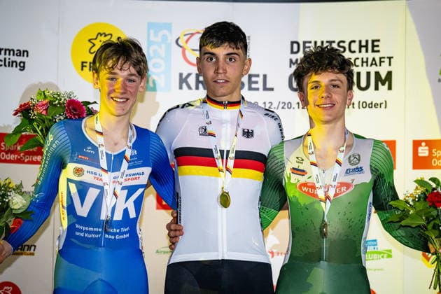 CARLS Jasper, ESCH Raul, DOBERSCHÜTZ Oskar: DM Omnium 2025 - Frankfurt Oder CARLS Jasper ( GER ) HSG Uni Greifswald Second Place - ESCH Raul ( GER ) RSC Waltershausen- Gotha Winner - First Place - DOBERSCHÜTZ Oskar ( GER ) SC DHfK Leipzig Third Place Award Ceremony - Medal Ceremony - Podium - Querformat - quer - horizontal - Landscape - Event Veranstaltung: DM Omnium 2025 - Deutsche Meisterschaft - Category Kategorie: Cycling - Track cycling, Rad, Radsport, Bahnrad, Bahn National Championship Elimination Race - Men U19 Juniors - Location Ort: Europe Germany - Brandenburg - Märkisch Oderland - Frankfurt Oder - Oderlandhalle - Discipline: Omnium Elimination Race 3. Race - Date Datum: 20.12.2025 Saturday Day 2 -