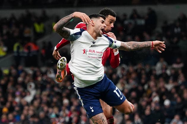 Premier League Tottenham Hotspur v Liverpool Hugo Ekitike of Liverpool heads home during the Premier League match Tottenham Hotspur vs Liverpool at Tottenham Hotspur Stadium, London, United Kingdom, 20th December 2025 (Photo by Harvey Murphy News Images) Copyright: xHarveyxMurphy NewsxImagesx