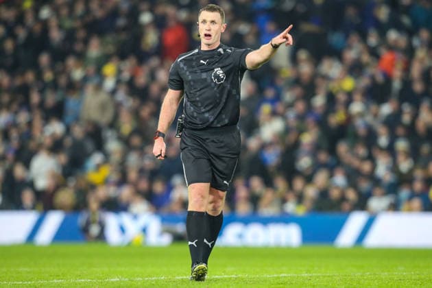 Leeds United v Crystal Palace, Premier League Referee Thomas Bramall during the Leeds United v Crystal Palace Premier League match at Elland Road, Leeds, England on 20 December 2025 Credit: Lee Keuneke Every Second Media Editorial use only. All images are copyright Every Second Media Limited. No images may be reproduced without prior permission. All rights reserved. Premier League and Football League images are subject to licensing agreements with Football DataCo Limited. see https: www.football-dataco.com Copyright: xIMAGO EveryxSecondxMediax ESM-1719-0151 LeexKeunekex xEveryxSecondxMediax
