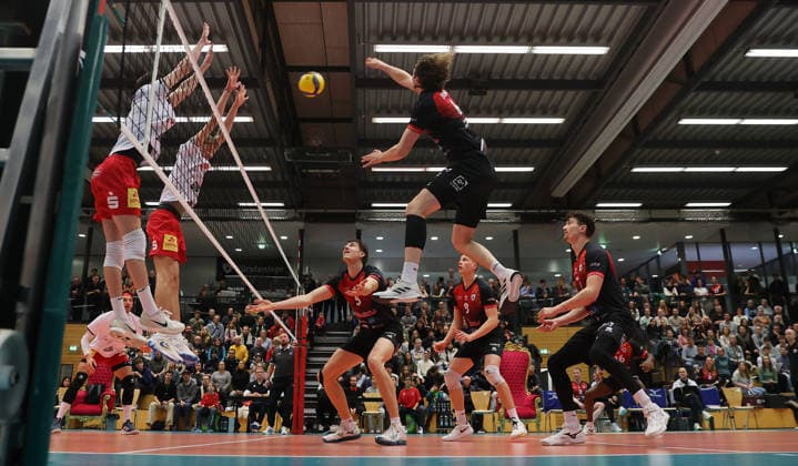 Ludwigsburg , Volleyball Bundesliga , Barock Volleys MTV Ludwigsburg vs. SV Warnemünde , Ben-Simon Bonin ( Ludwigsburg )