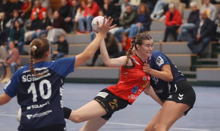 Beilstein , Handball Frauen 3. Liga , SG Schozach-Bottwartal vs. SG Kappelwindeck Steinbach , mitte: Nina Dierolf ( Schozach )