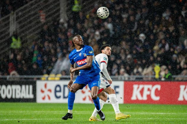 FOOTBALL : Vendee Fontenay Foot vs Paris Saint Germain PSG - Coupe de France - 32e de finale - 20 12 2025 FodÃ Diawara (VendÃ e Fontenay Foot), Warren ZaÃ¯re-Emery (Paris SG) NantesFrance  Copyright: xEmilienxJousselinx
