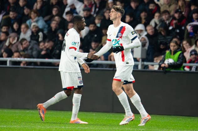 FOOTBALL : Vendee Fontenay Foot vs Paris Saint Germain PSG - Coupe de France - 32e de finale - 20 12 2025 Ousmane DembÃ lÃ (Paris SG), Fabian Ruiz (Paris SG) NantesFrance  Copyright: xEmilienxJousselinx