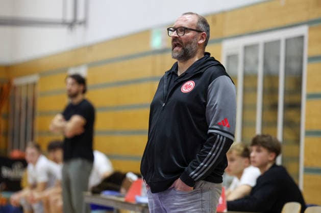 Basketball - 2. RL Nord - Eintracht Frankfurt - BC Neu-Isenburg - 20.12.25, Trainer Andreas Bob (FFM), -
