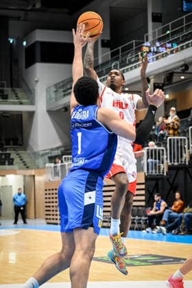 Barmer 2. Basketball Bundesliga ProA: RheinStars Köln vs HAKRO Merlins Crailsheim, 20.12.2025 Cedric Cezell Russell Jr. (RheinStarsKöln 0), Barmer 2. Basketball Bundesliga ProA: RheinStars Köln vs HAKRO Merlins Crailsheim am 20.12.2025 im Castello Düsseldorf in Düsseldorf (Nordrhein-Westfalen) Copyright: xBEAUTIFULxSPORTS Mueller-Laschetx