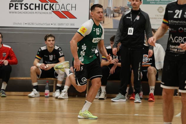 20.12.2025, Handball, Herren, 3. Liga, Staffel Süd-West, Saison 2025 2026, HG Saarlouis - TuS 82 Opladen, Yves Kunkel (HG Saarlouis) Saarlouis Stadtgartenhalle Saarland Deutschland (DEU) Copyright: xSebastianxBachx