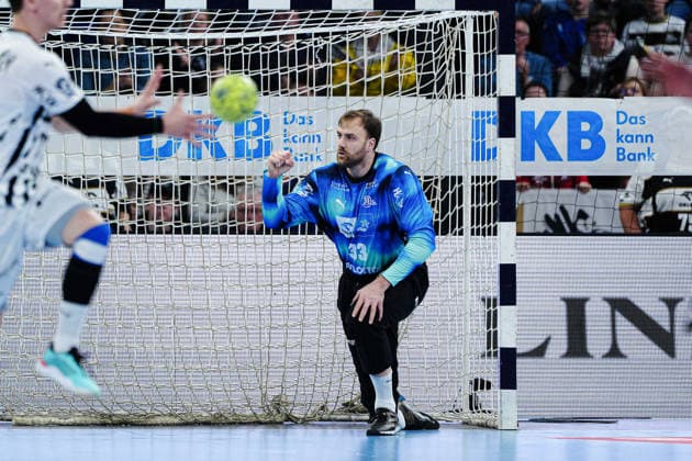 Jubel nach Parade Andreas Wolff (THW Kiel, 33) GER, THW Kiel vs. TSV Hannover-Burgdorf, Handball, 1. Bundesliga, Spieltag 18, Saison 2025 2026, 20.12.2025 GER, THW Kiel vs. TSV Hannover-Burgdorf, Handball, 1. Bundesliga, Spieltag 18, Saison 2025 2026, 20.12.2025 Kiel Copyright: xEibner-Pressefoto MarcelxvonxFehrnx EP_MFN
