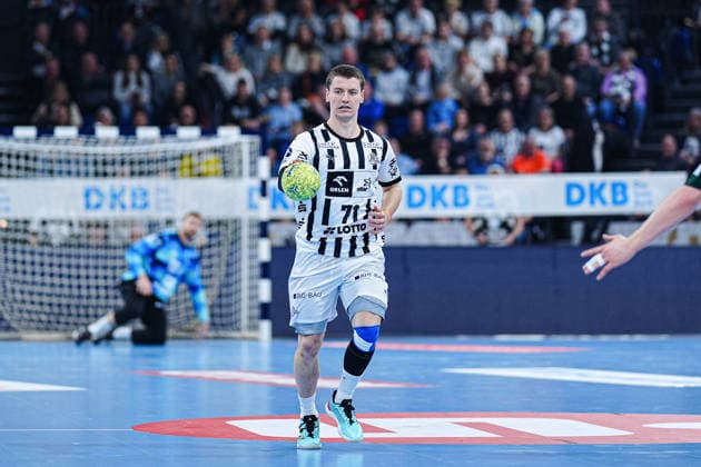 Elias Ellefsen a Skipagotu (THW Kiel, 71) GER, THW Kiel vs. TSV Hannover-Burgdorf, Handball, 1. Bundesliga, Spieltag 18, Saison 2025 2026, 20.12.2025 GER, THW Kiel vs. TSV Hannover-Burgdorf, Handball, 1. Bundesliga, Spieltag 18, Saison 2025 2026, 20.12.2025 Kiel Copyright: xEibner-Pressefoto MarcelxvonxFehrnx EP_MFN
