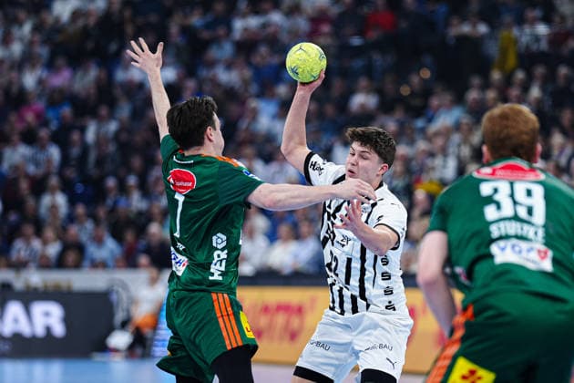 Leif Tissiert (TSV Hannover-Burgdorf, 07), Rasmus Ankermann (THW Kiel, 22) GER, THW Kiel vs. TSV Hannover-Burgdorf, Handball, 1. Bundesliga, Spieltag 18, Saison 2025 2026, 20.12.2025 GER, THW Kiel vs. TSV Hannover-Burgdorf, Handball, 1. Bundesliga, Spieltag 18, Saison 2025 2026, 20.12.2025 Kiel Copyright: xEibner-Pressefoto MarcelxvonxFehrnx EP_MFN