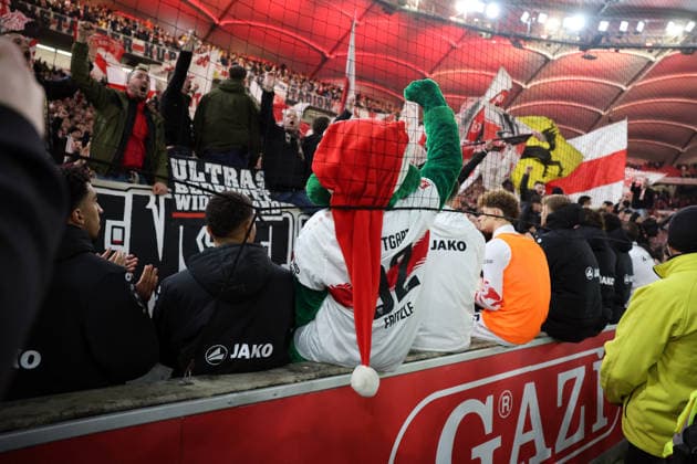 20.12.25 VfB Stuttgart - TSG 1899 Hoffenheim Deutschland, Stuttgart, 20.12.2025, Fussball, Bundesliga, Saison 2025 2026, VfB Stuttgart - TSG 1899 Hoffenheim: Fritzle (Maskottchen VfB Stuttgart).