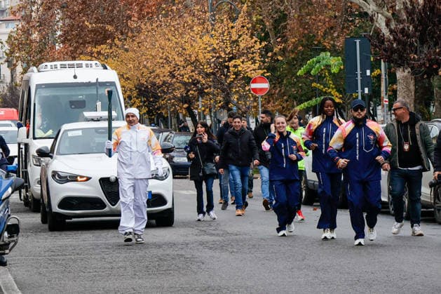 News - The passage of the Olympic flame in Cosenza during the passage of the Olympic flame in Cosenza - Italy Cosenza Cosenza Italy Copyright: xFrancescoxFarinax xLiveMediax LPN_2203331