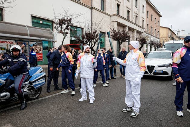 News - The passage of the Olympic flame in Cosenza during the passage of the Olympic flame in Cosenza - Italy Cosenza Cosenza Italy Copyright: xFrancescoxFarinax xLiveMediax LPN_2203333