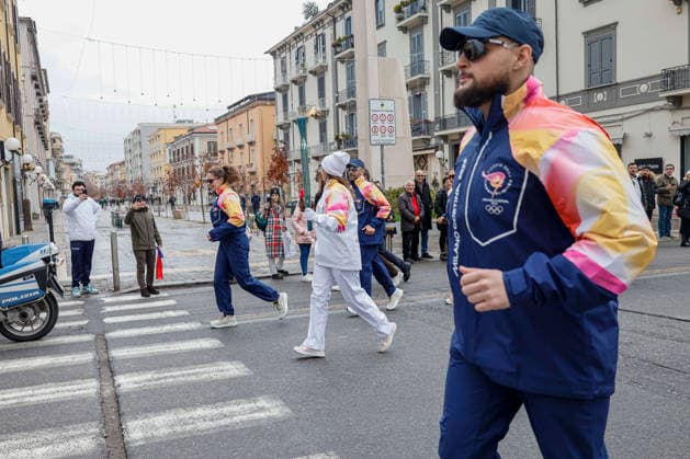 News - The passage of the Olympic flame in Cosenza during the passage of the Olympic flame in Cosenza - Italy Cosenza Cosenza Italy Copyright: xFrancescoxFarinax xLiveMediax LPN_2203341