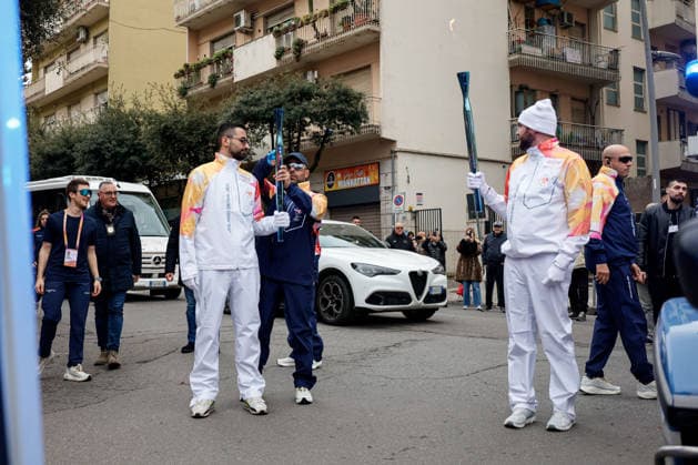 News - The passage of the Olympic flame in Cosenza during the passage of the Olympic flame in Cosenza - Italy Cosenza Cosenza Italy Copyright: xFrancescoxFarinax xLiveMediax LPN_2203344
