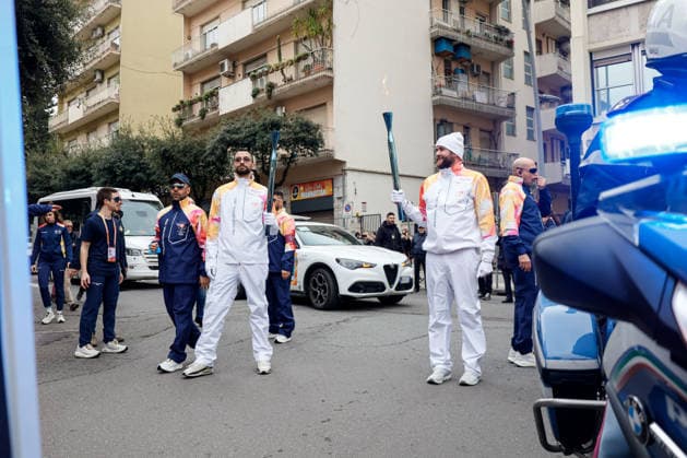 News - The passage of the Olympic flame in Cosenza during the passage of the Olympic flame in Cosenza - Italy Cosenza Cosenza Italy Copyright: xFrancescoxFarinax xLiveMediax LPN_2203345