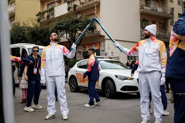 News - The passage of the Olympic flame in Cosenza during the passage of the Olympic flame in Cosenza - Italy Cosenza Cosenza Italy Copyright: xFrancescoxFarinax xLiveMediax LPN_2203350