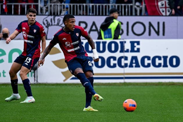 Cagliari s Michael Folorunsho in action during the Serie A soccer match between Cagliari Calcio and Pisa at the Unipol Domus in Cagliari, Sardinia - Sunday, 21 december 2025. - Soccer  Copyright: xGianlucaxZuddas LaPressex