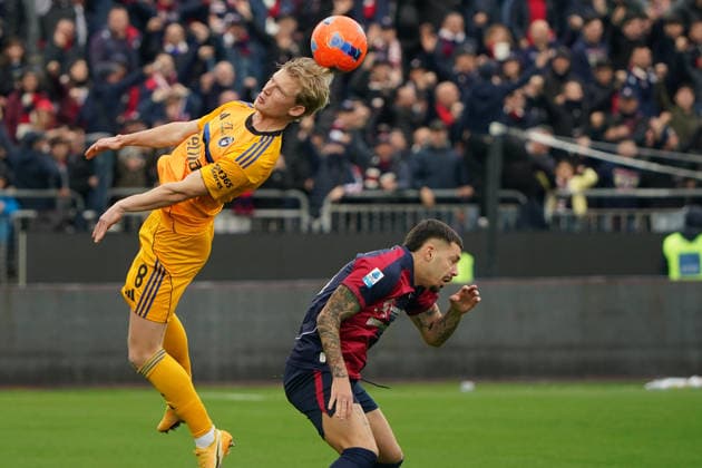 Cagliari Calcio v Pisa SC - Serie A Malthe Hojholt plays for Pisa SC during the Serie A TIM match between Cagliari Calcio and Pisa SC in Italy on December 21, 2025. Cagliari Italy  Copyright: xAlessandroxToccox originalFilename:alessandro-cagliari251221_np5ec.jpg