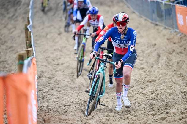 UCI Cyclocross World Cup 2025-2026 Koksijde KOKSIJDE, BELGIUM - DECEMBER 21 : Fouquenet Amandine (FRA) of Arkea - B&B Hotels Women during the 6th leg of the Koksijde UCI Cyclocross World Cup 2025-2026 a cyclocross race for Women Elite on December 21, 2025 in Koksijde, Belgium, 21 12 2025 ( Koksijde Belgium  Copyright: xNicoxVereeckenx
