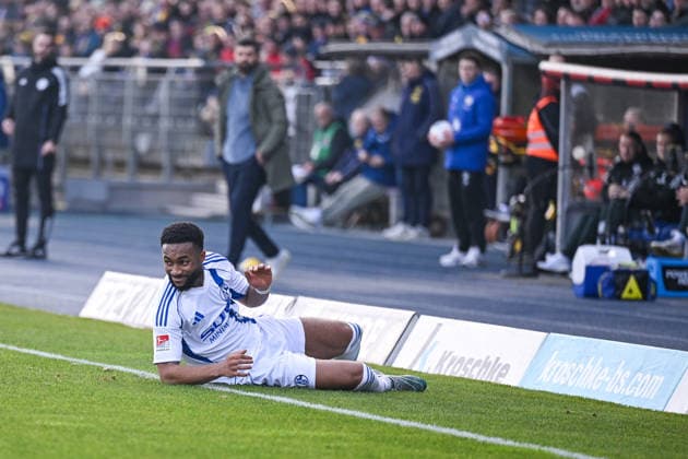21.12.2025, Fussball, 2. Bundesliga, Saison 2025 2026, 17. Spieltag, Eintracht Braunschweig - FC Schalke 04, Moussa Sylla (FC Schalke 04) xRHR-FOTO YYx