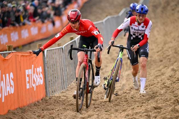 UCI Cyclocross World Cup 2025-2026 Koksijde KOKSIJDE, BELGIUM - DECEMBER 21 : Van Alphen Aniek of Seven Racing in action during the 6th leg of the Koksijde UCI Cyclocross World Cup 2025-2026 a cyclocross race for Women Elite on December 21, 2025 in Koksijde, Belgium, 21 12 2025 ( Koksijde Belgium  Copyright: xNicoxVereeckenx