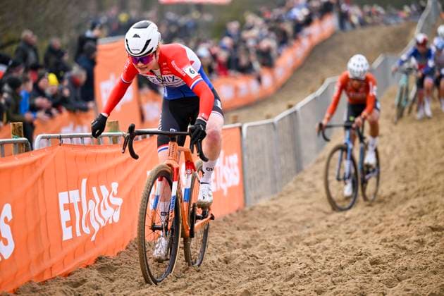 UCI Cyclocross World Cup 2025-2026 Koksijde KOKSIJDE, BELGIUM - DECEMBER 21 : Pieterse Puck of Fenix-Deceuninck in action during the 6th leg of the Koksijde UCI Cyclocross World Cup 2025-2026 a cyclocross race for Women Elite on December 21, 2025 in Koksijde, Belgium, 21 12 2025 ( Koksijde Belgium  Copyright: xNicoxVereeckenx