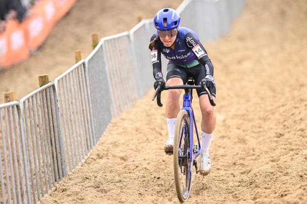 UCI Cyclocross World Cup 2025-2026 Koksijde KOKSIJDE, BELGIUM - DECEMBER 21 : Van Anrooij Shirin of Baloise Glowi Lions in action during the 6th leg of the Koksijde UCI Cyclocross World Cup 2025-2026 a cyclocross race for Women Elite on December 21, 2025 in Koksijde, Belgium, 21 12 2025 ( Koksijde Belgium  Copyright: xNicoxVereeckenx