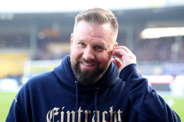 Braunschweig vs. Schalke 04, 2. BL Braunschweig, 21.12.2025, FUßBALL - Eintracht Braunschweig vs. FC Schalke 04, 2. BL, Saison 2025 26. Cheftrainer Heiner Backhaus (Eintracht Braunschweig) Braunschweig