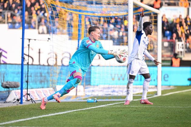 21.12.2025, Fussball, 2. Bundesliga, Saison 2025 2026, 17. Spieltag, Eintracht Braunschweig - FC Schalke 04, Ron-Thorben Hoffmann (Eintracht Braunschweig) xRHR-FOTO YYx