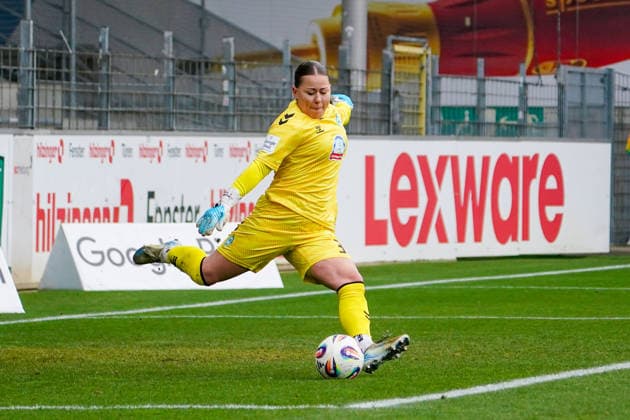 Deutschland: Fussball Google Pixel Frauen Bundesliga 2025 26, 14. Spieltag - SC Freiburg vs SV Werder Bremen - Dreisamstadion (Freiburg): Mariella El Sherif (Werder Bremen Frauen, 39) Copyright: xJOERANxSTEINSIEKx